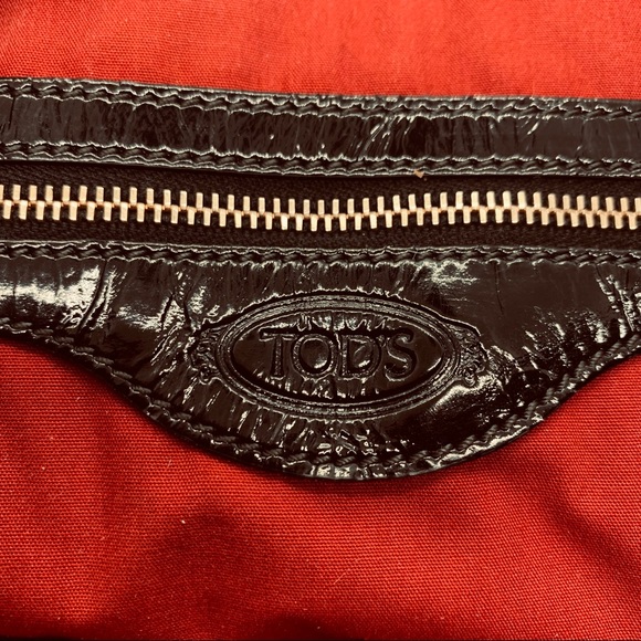 Tods patent leather T-Bag. The original T-Bag.. - Picture 6 of 16